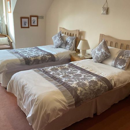 Ronaldsvoe Bed And Breakfast Fort William Exterior foto