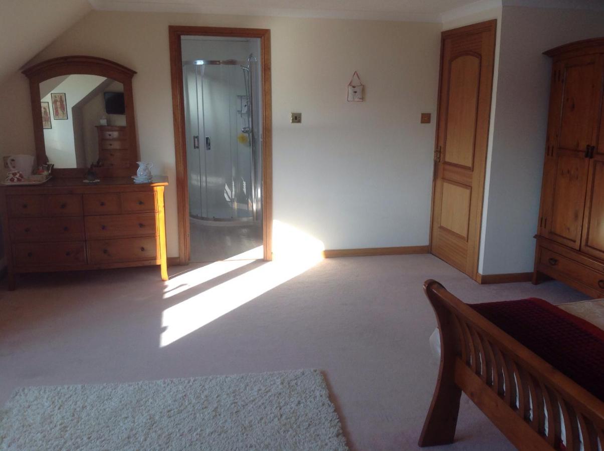 Ronaldsvoe Bed And Breakfast Fort William Exterior foto